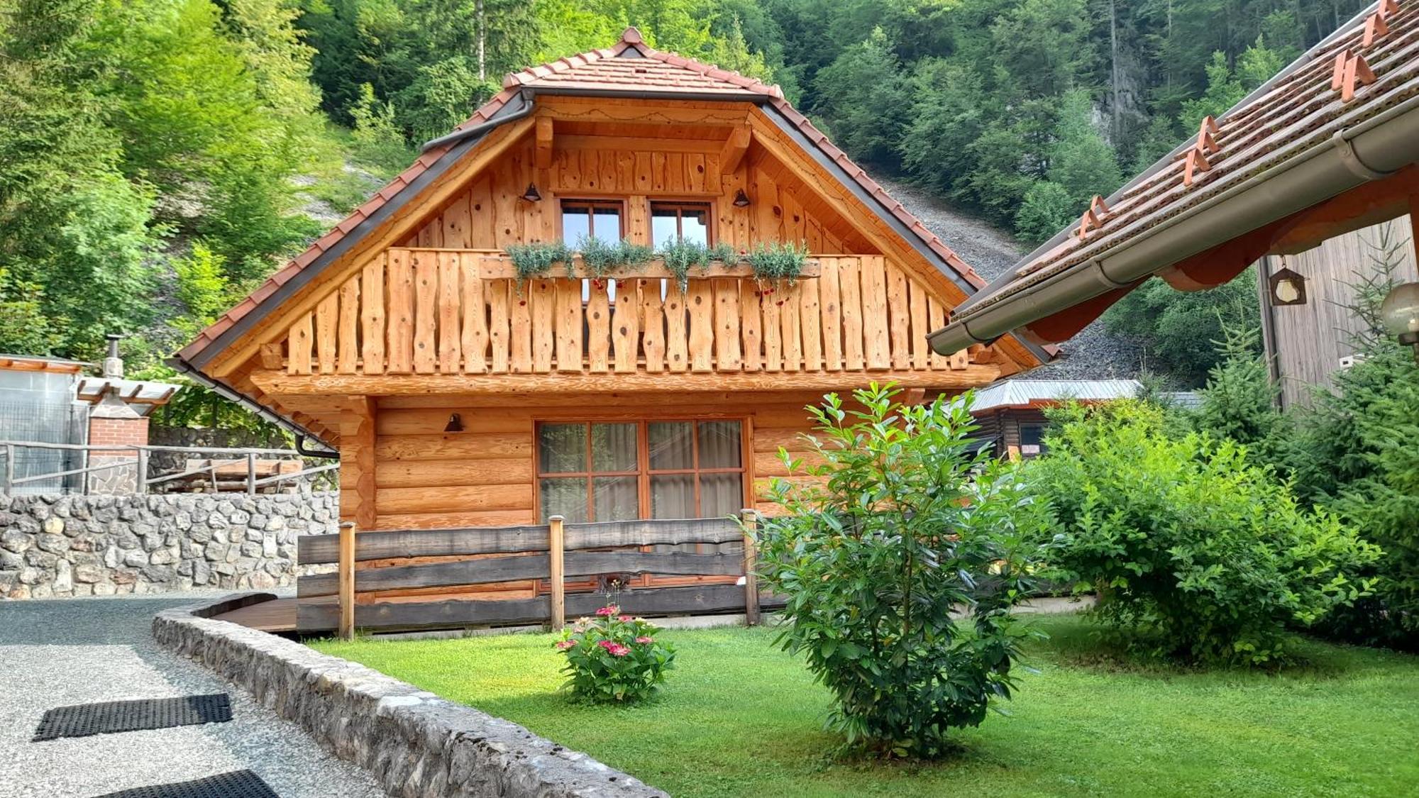 Apartma In Bungalov Jezerci Gozd Martuljek Extérieur photo
