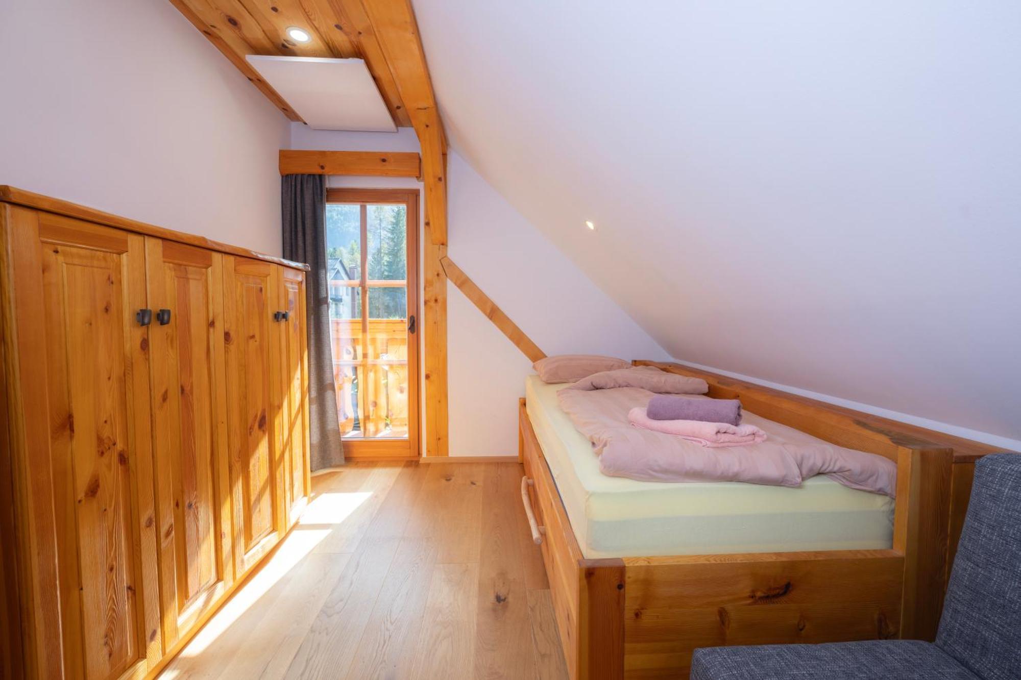 Apartma In Bungalov Jezerci Gozd Martuljek Extérieur photo