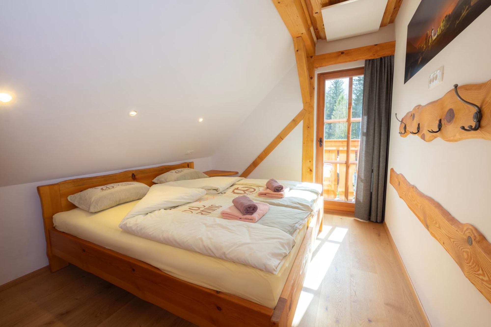 Apartma In Bungalov Jezerci Gozd Martuljek Extérieur photo
